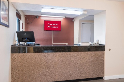 Red Roof Inn Mobile - Midtown image 16