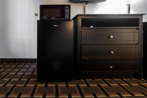 Red Roof Inn Mobile - Midtown image 5